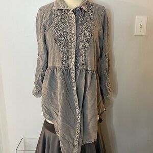 Solitaire brand, size Large gray top
